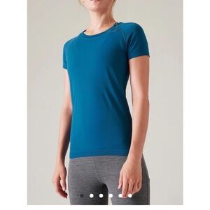 Athleta Momentum Seamless Tee Women's Blue Activewear Top